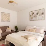 Апартаменты Magic Deluxe - Free Parking