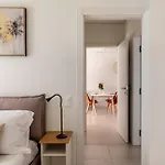 Magic Deluxe - Free Parking Апартаменты