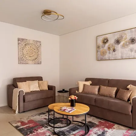 Magic Deluxe - Free Parking *